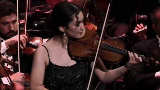 Německo: Moë Dierstein (20 let)