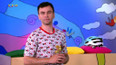 Fany jako čarodějnice míchá lektvar. Potřebuje ale kvítí, které Matouš dá výměnou za Fanynku…