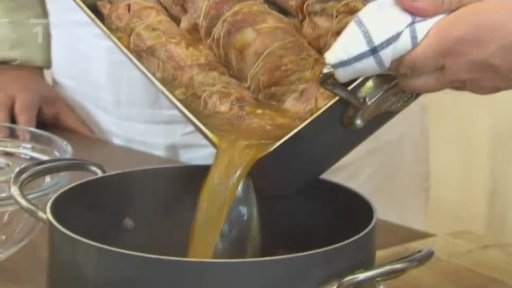 Telecí kýta s celerovou omáčkou