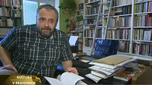 Kniha Housenka na kdolouni