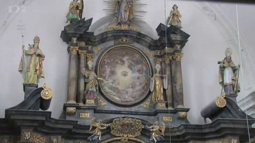 Oltář v kostele Nejsvětější trojice v Klášteře