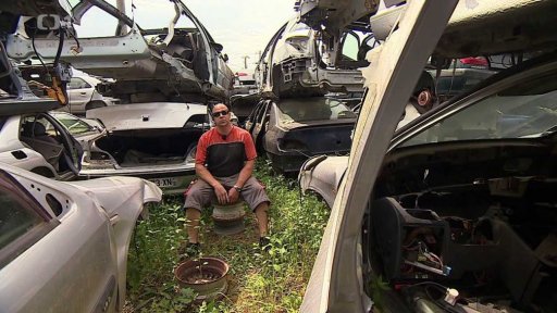 Normální úterý číslo 37: Vedoucí provozu autovrakoviště