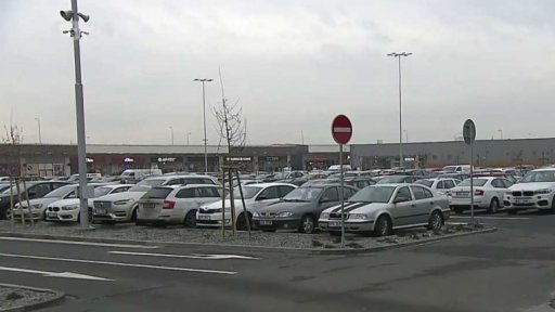 Dopravní komplikace kvůli outletovému centru
