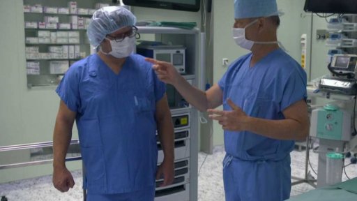 Lékařská operace vedená robotem