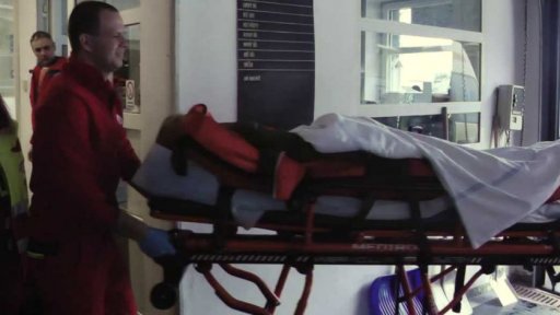 Zraněný lyžař-cizinec