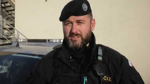 Srážka chodce se sluchátky v uších policejním vozem II.