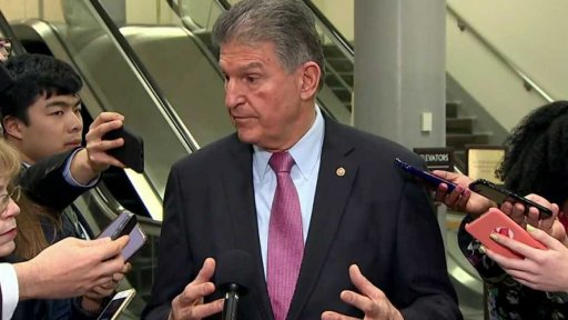 Senát osvobodil prezidenta Trumpa