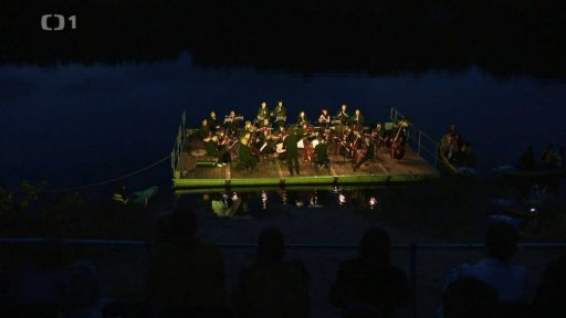 Bez komentáře: Vodní hudba v mašovickém lomu