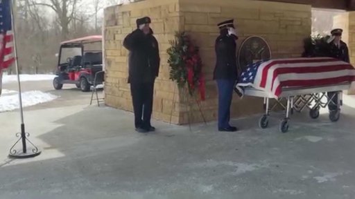 Bez komentáře: Rozloučení s válečným pilotem Antonínem Fajkusem