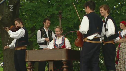 Pod křenovské májó