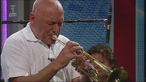 Živá hudba: Laco Deczi