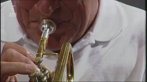 Živá hudba: Laco Deczi