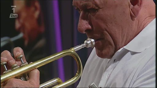 Živá hudba: Laco Deczi