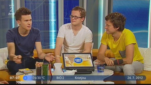 Hosté Charlie Straight