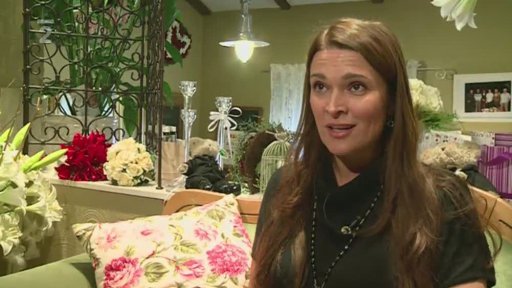 Roztančí každý ples a televize ji zná od malička