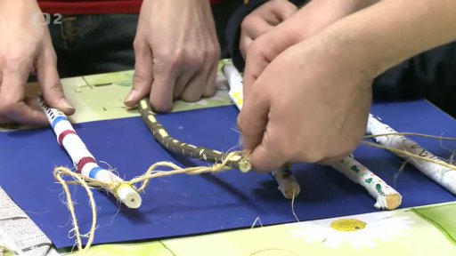 Klacíkový věšáček