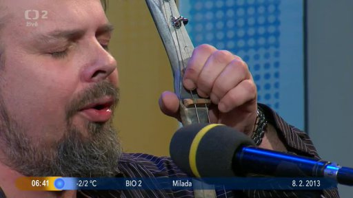 Živý zpěv: V. Kořínek