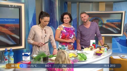 Připravujeme svačinky pro děti + Telefonát Z. Baudyšové