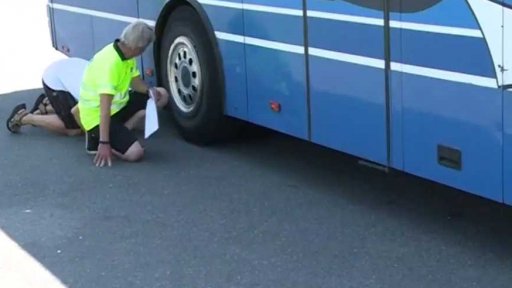 Policisté kontrolovali autobusy