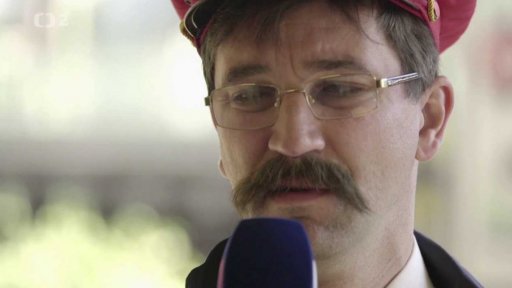 Paní Rottrová už zpívá stovky let!