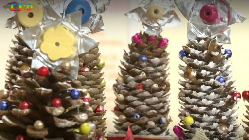 Vánoční stromeček ze šišky