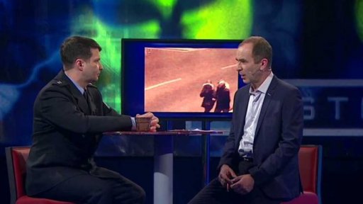 Útok v tramvaji - hledaní z fotografií