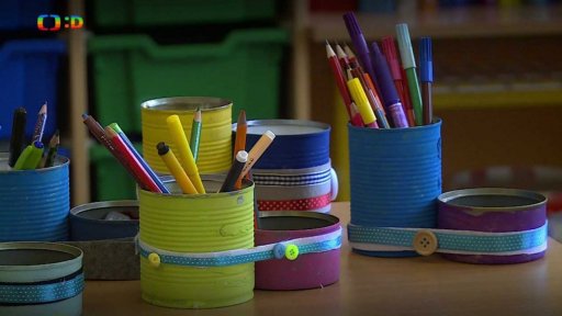 Stojan na psací potřeby