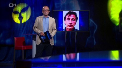 Bil ji dřevěnou tyčí