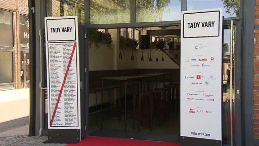 Nové kino Etáž a stěhování Hlubiny