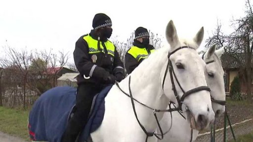Policisté kontrolují chatové osady
