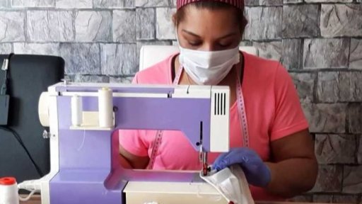 Pod rouškou naděje - Romové pomáhají