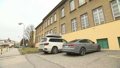 Nová parkovací místa před přerovskými školami