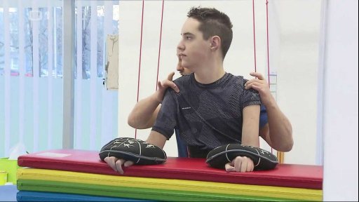 Hokejisté pomáhají chlapci s handicapem