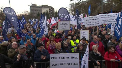 Demonstrace před Liberty za zachování výroby
