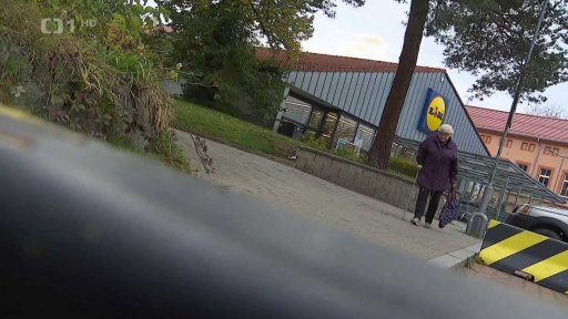 Přepadená stařenka