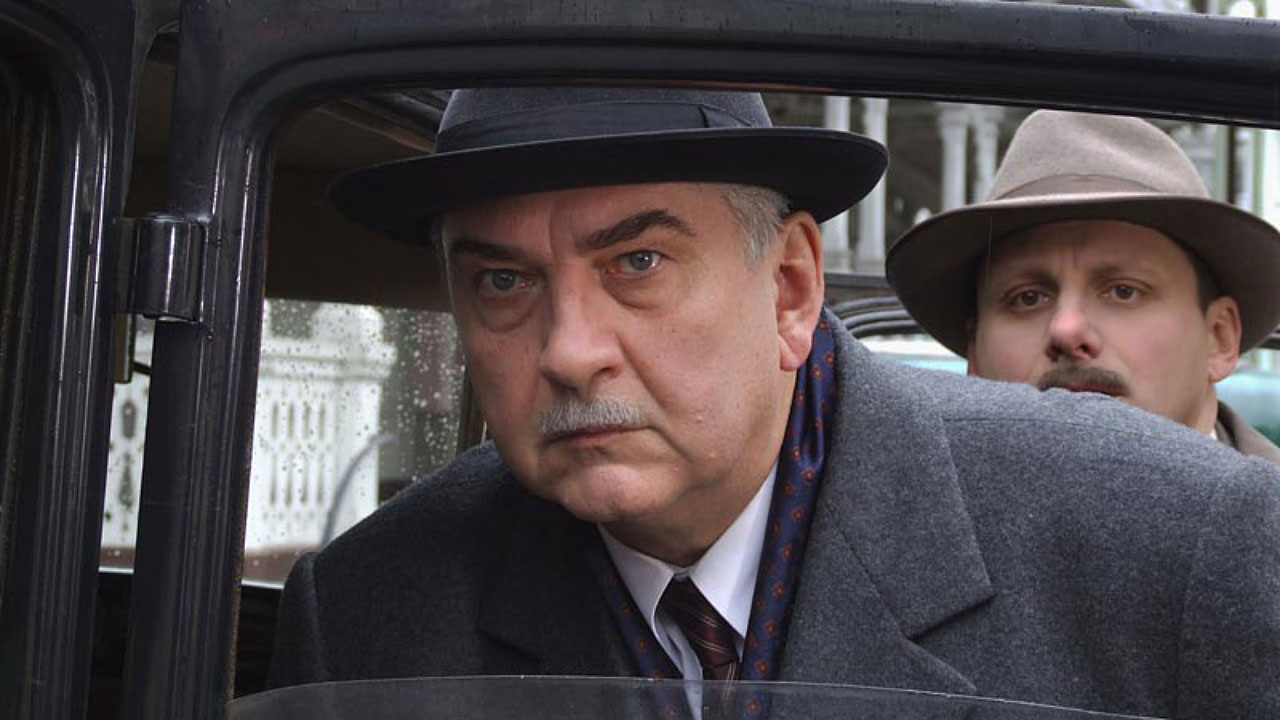 Devatenáct klavírů