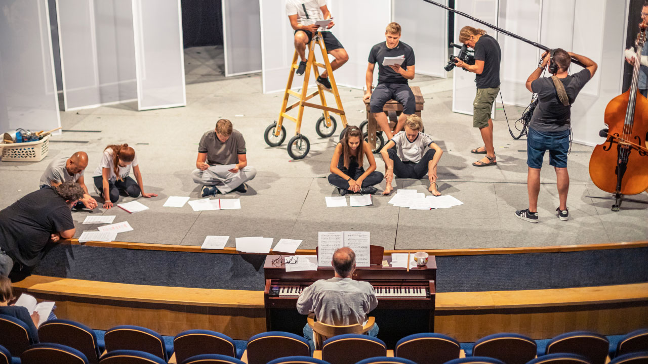 Radostná cesta aneb 70 let s divadlem Radost