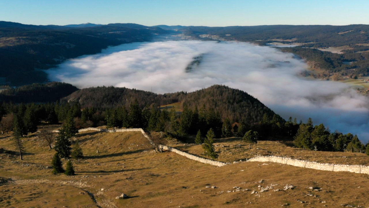 Jurské pohoří, mezi jezery a lesy