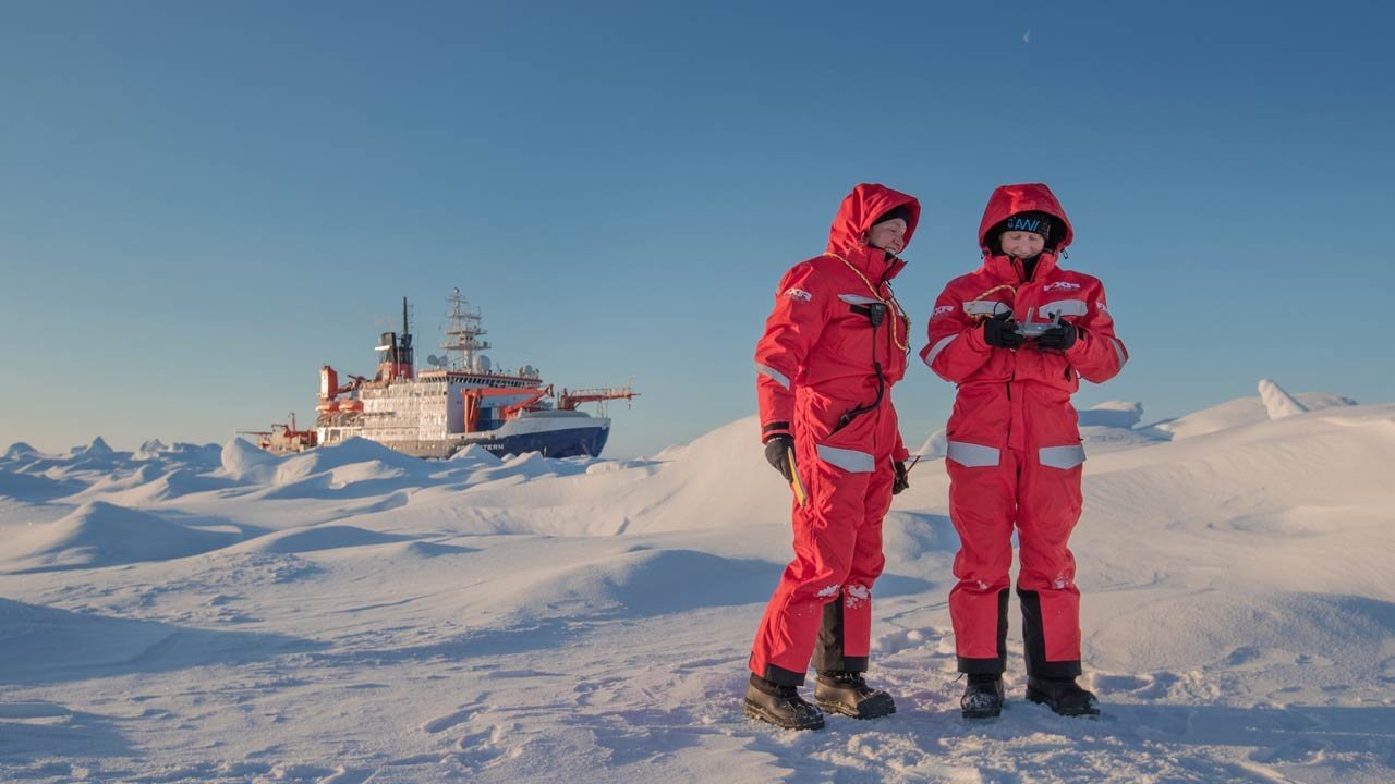 Arktické driftování: Rok na sněhu