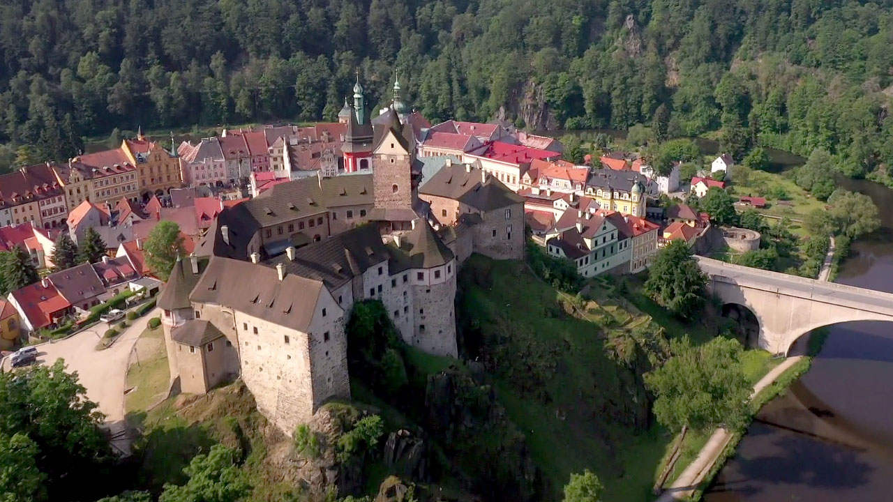 Krajinou příběhů českých hradů známých i neznámých III