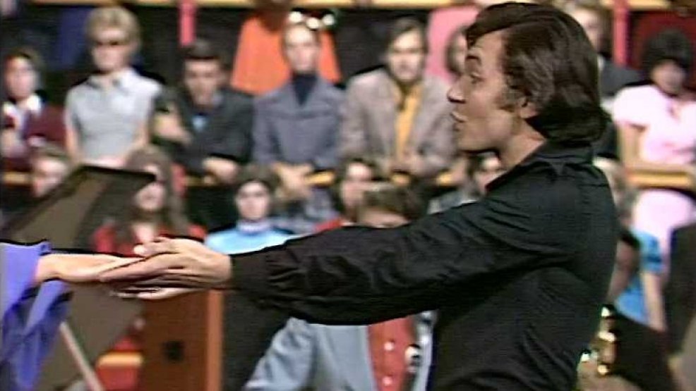 Zpívá Karel Gott