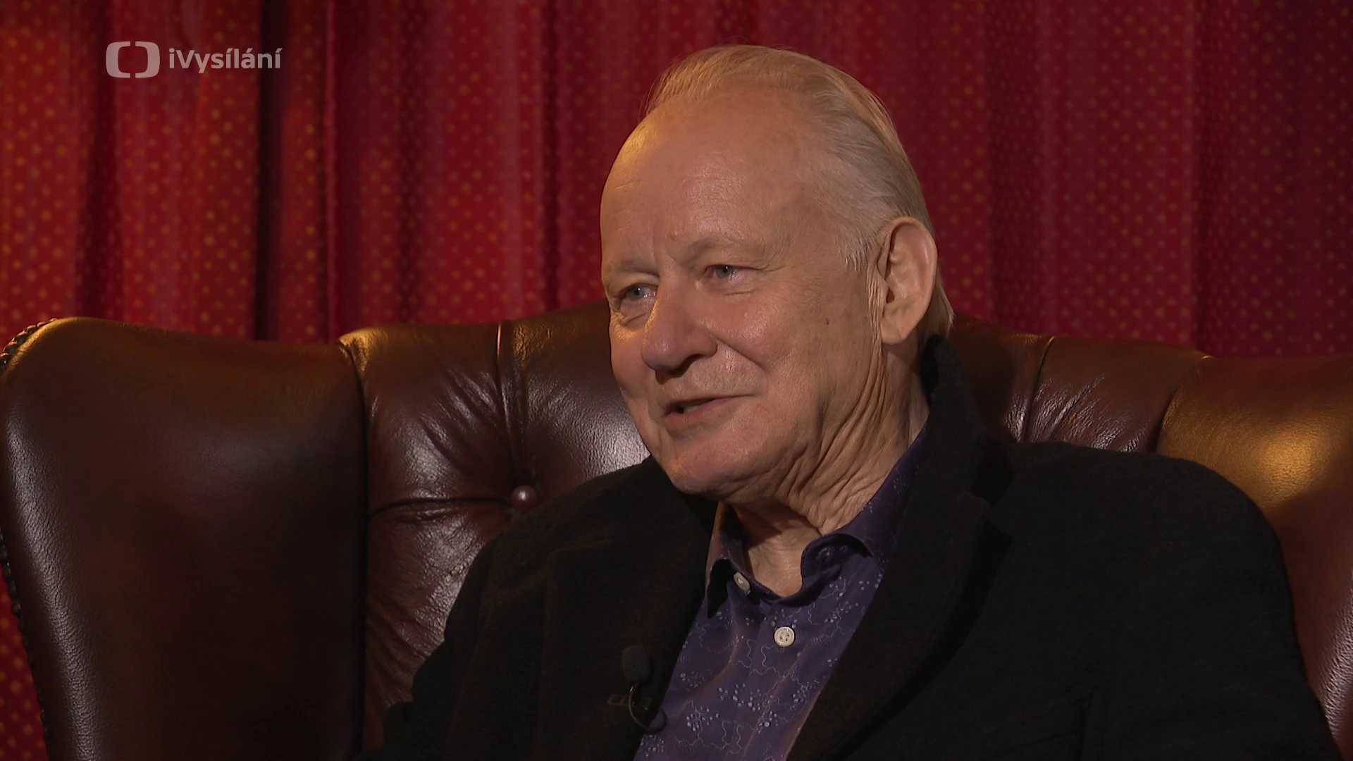 Na plovárně se Stellanem Skarsgårdem